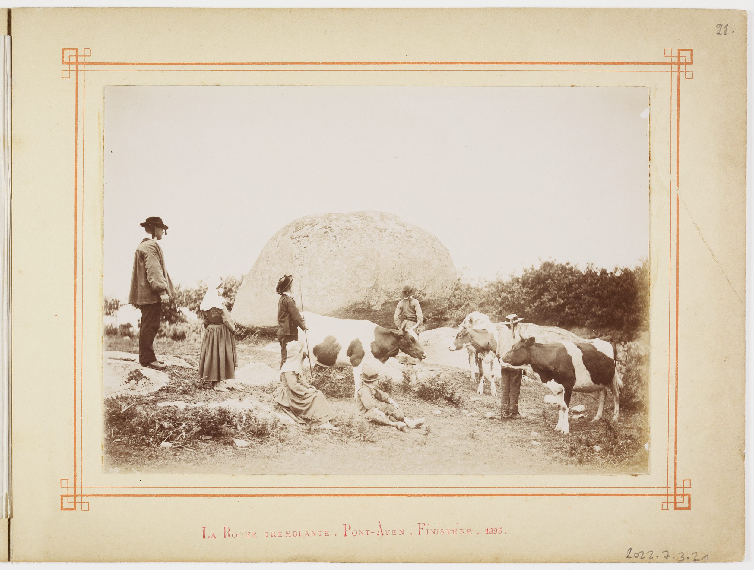 Enfants gardant des vaches à Pont-Aven, Finistère, 1895.
